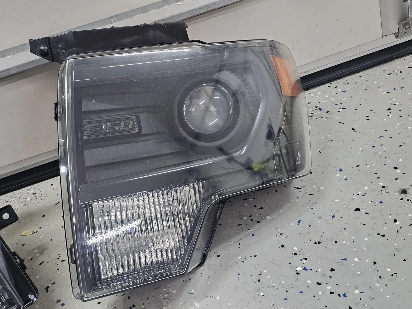 2011-2014 Ford F-150 Xenon HID Headlight Black SET - photo 2