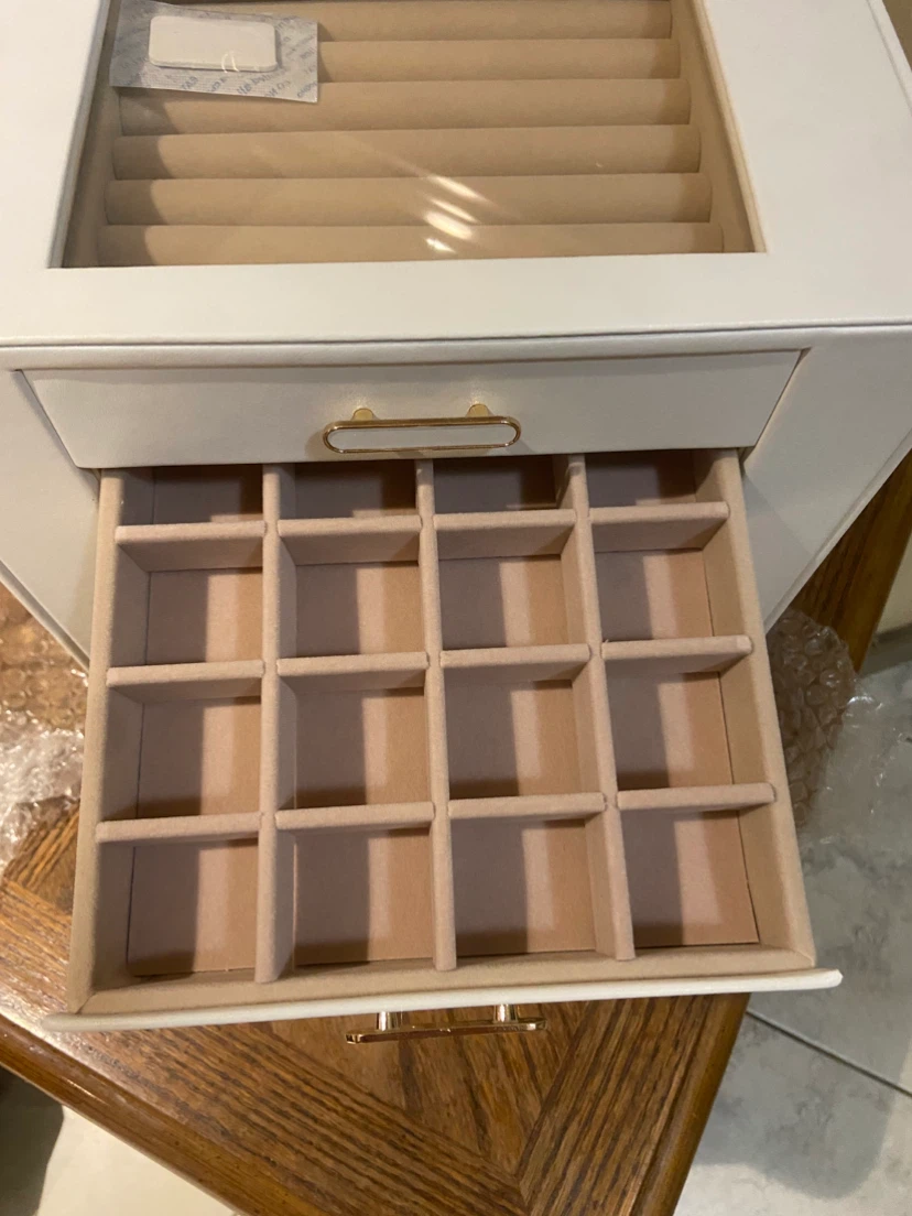White jewelry box with drawers - photo 4