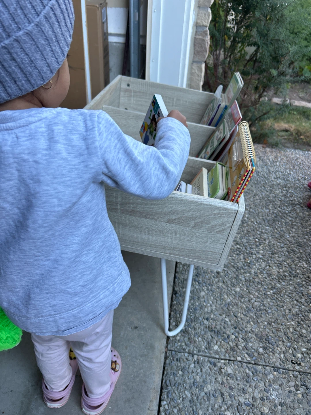 Kids Wooden Book Display Shelf - photo 4