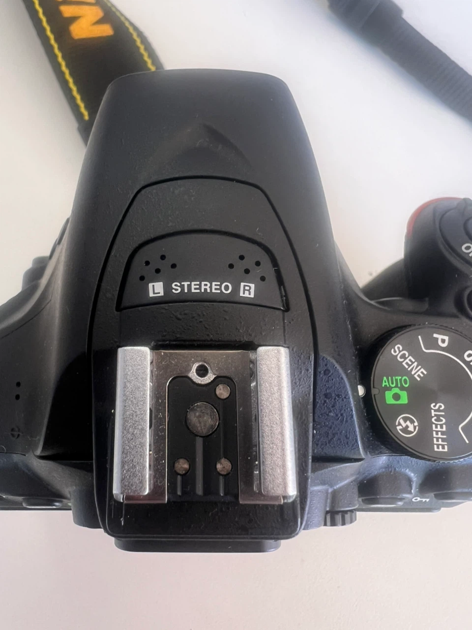 Nikon D5500 DSLR Camera Body - photo 4