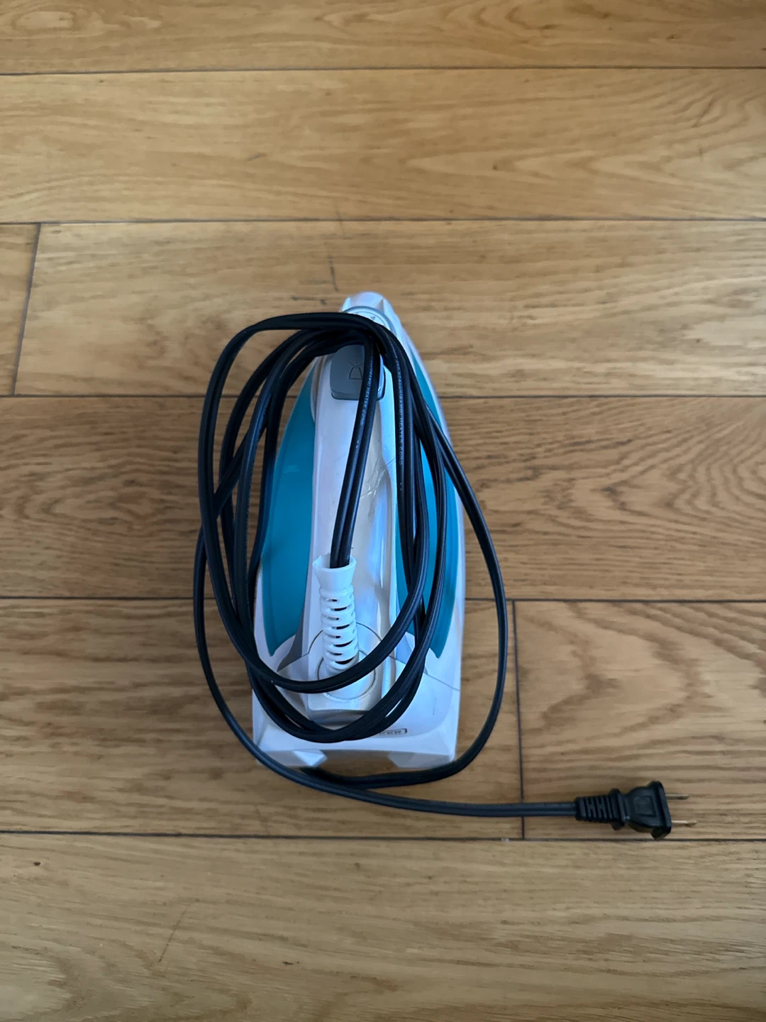 Black + Decker Light N Easy Steam Iron - photo 2