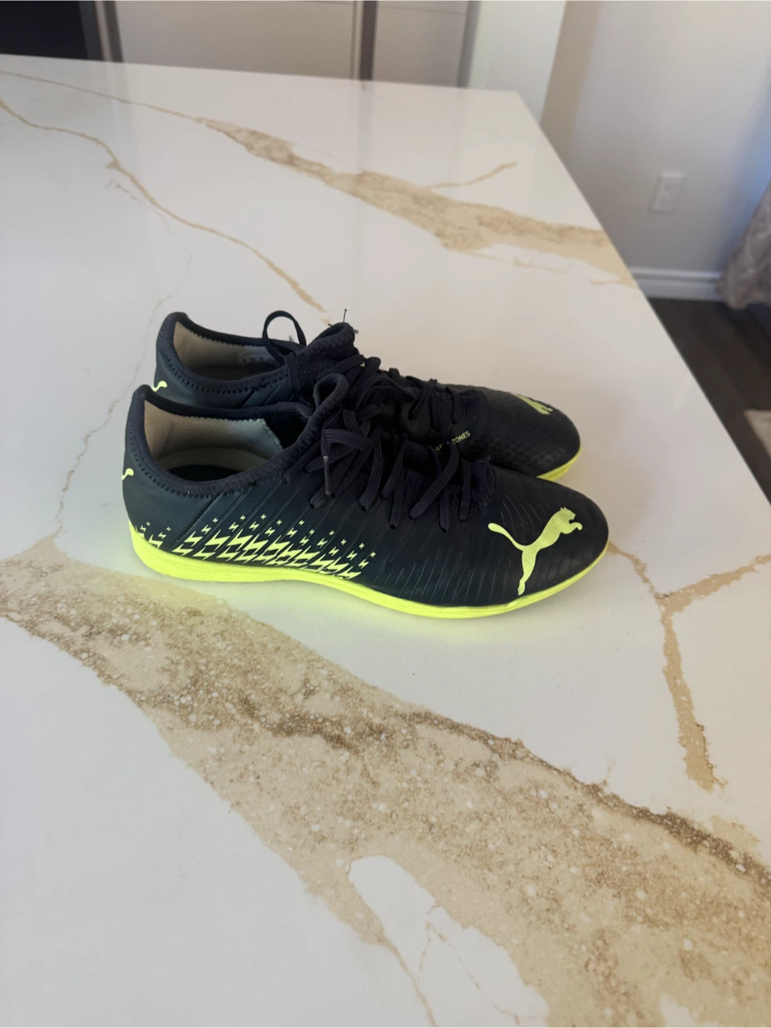 Size 9 indoor Puma Future Soccer Shoes - photo 3