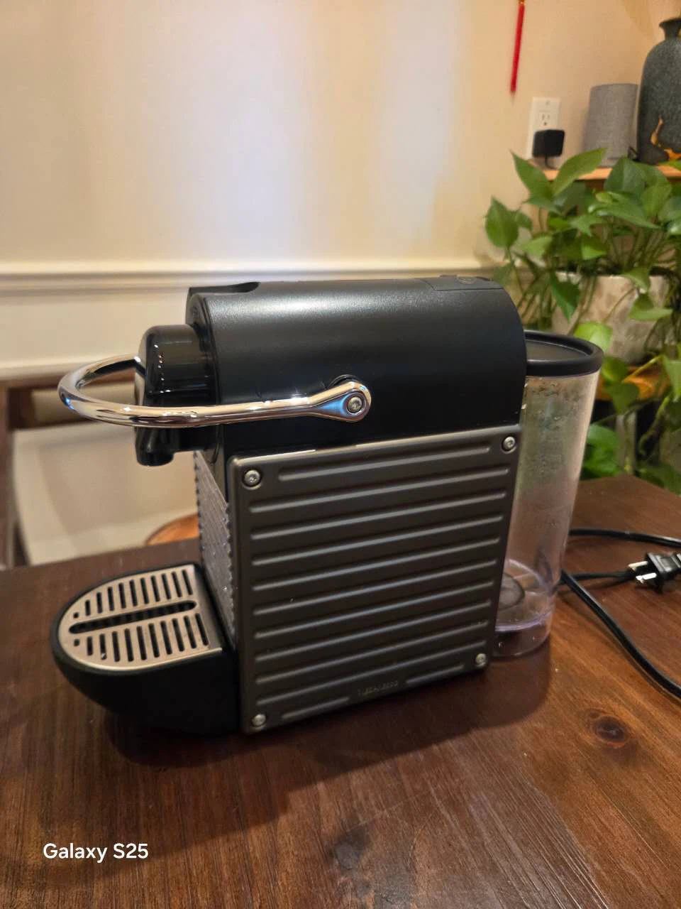 Nespresso Pixie Espresso Machine