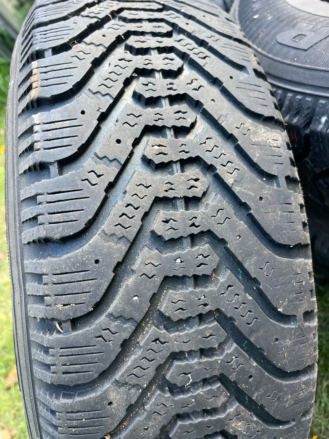 Set of 4 Winter Tires on Rims – 205/70R15