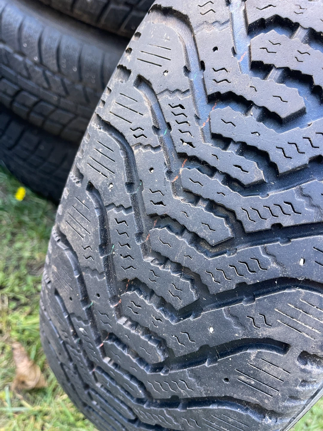 Set of 4 Winter Tires on Rims – 205/70R15 - photo 2