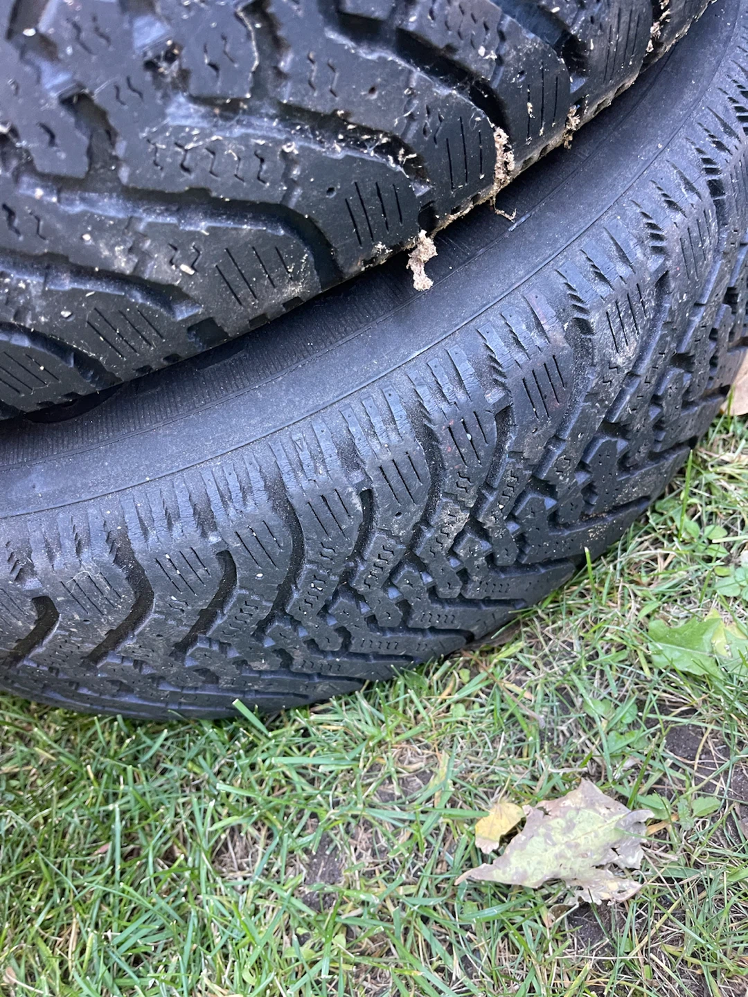 Set of 4 Winter Tires on Rims – 205/70R15 - photo 4