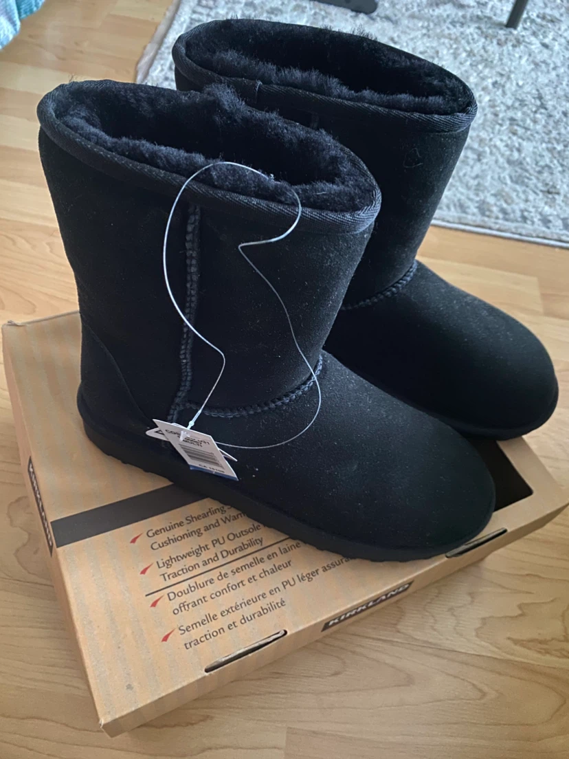 Kirkland Signature Black Short Shearling Boots Size 7 - photo 2