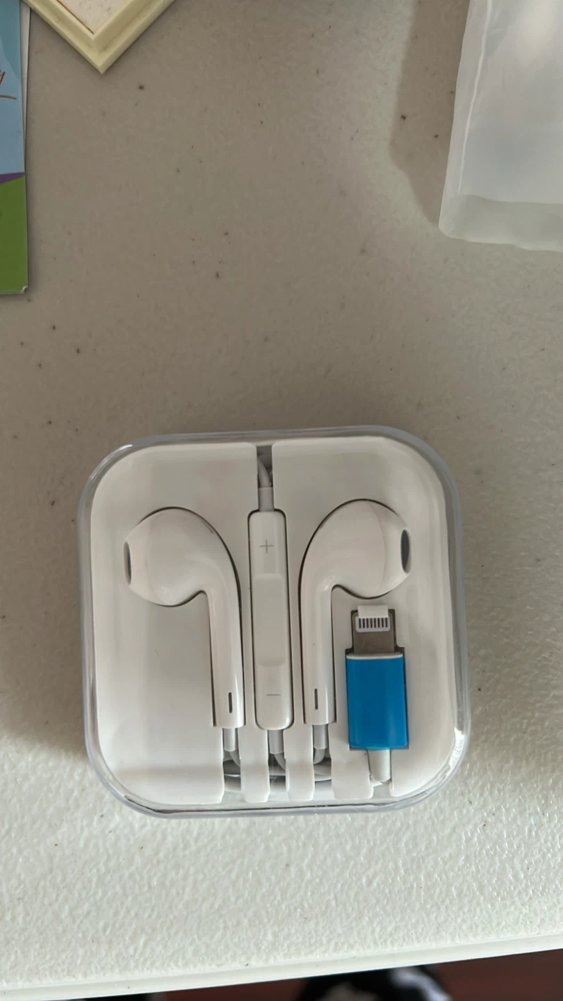EarPods with Lightning Connector