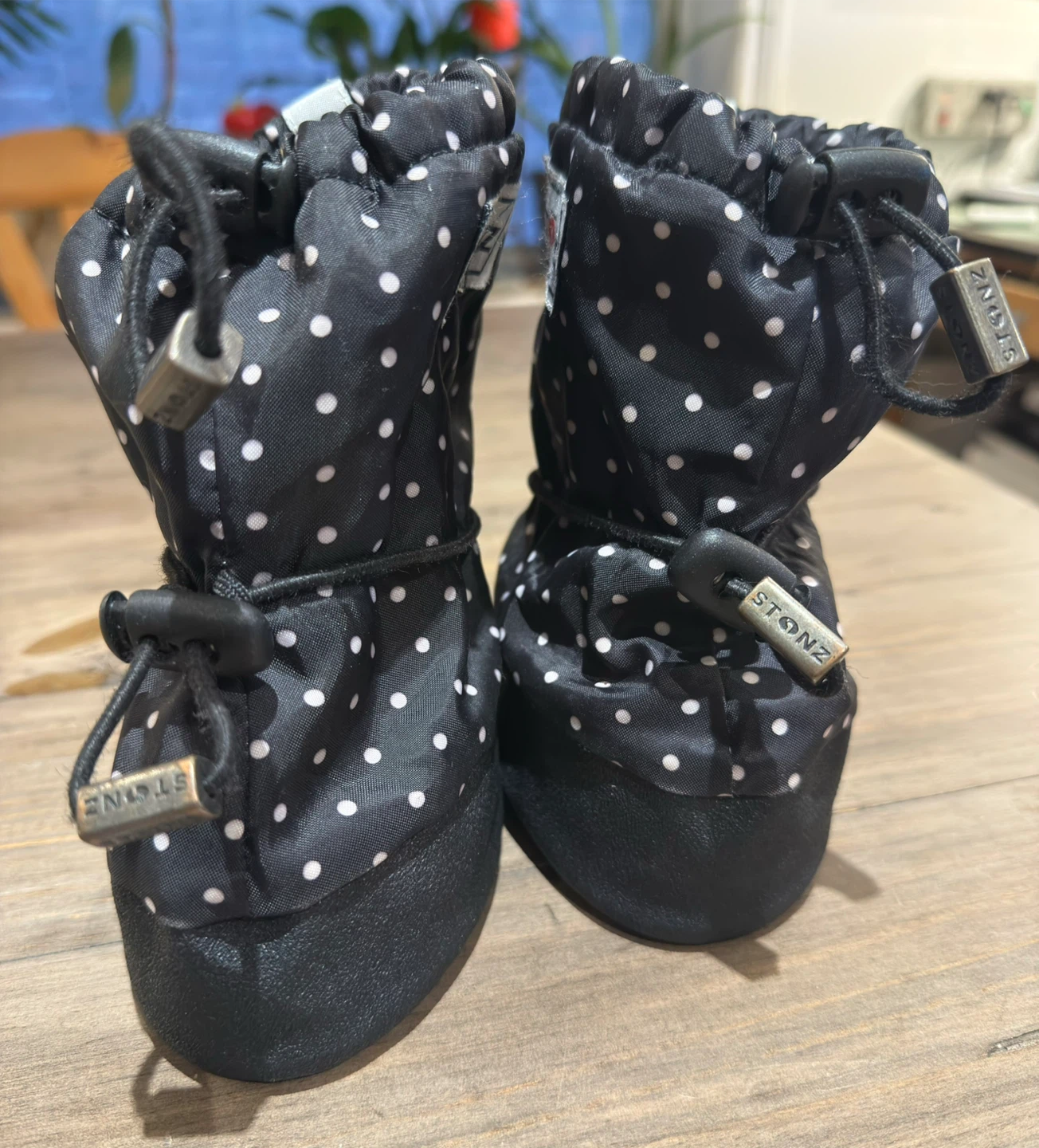 Stonz Baby Booties - Medium