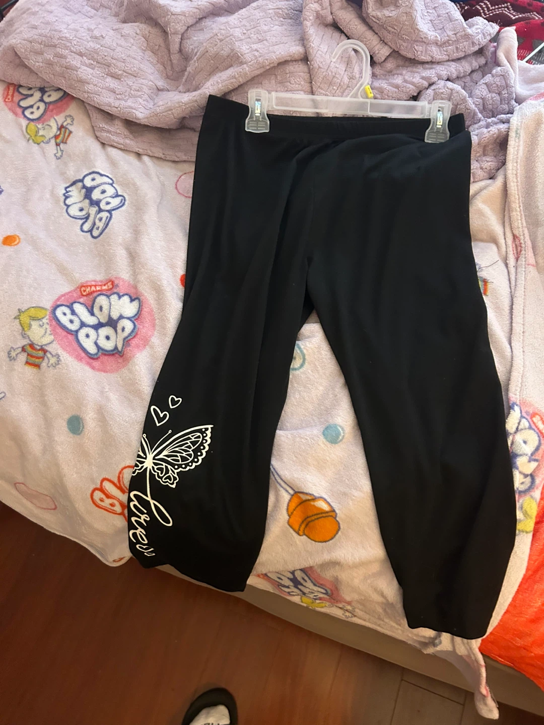 Black butterfly capri leggings