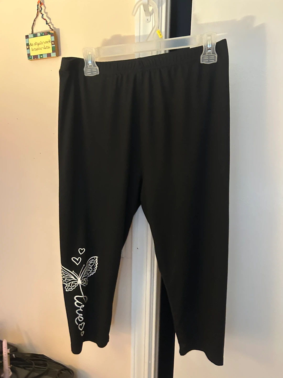 Black butterfly capri leggings - photo 2