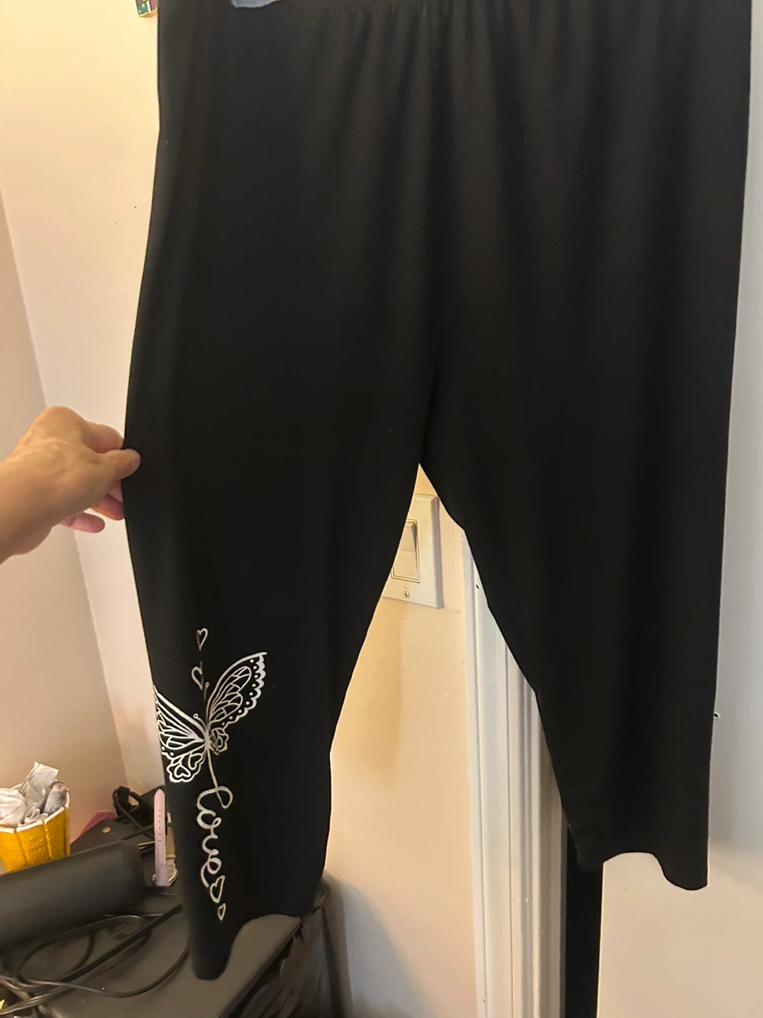 Black butterfly capri leggings - photo 4
