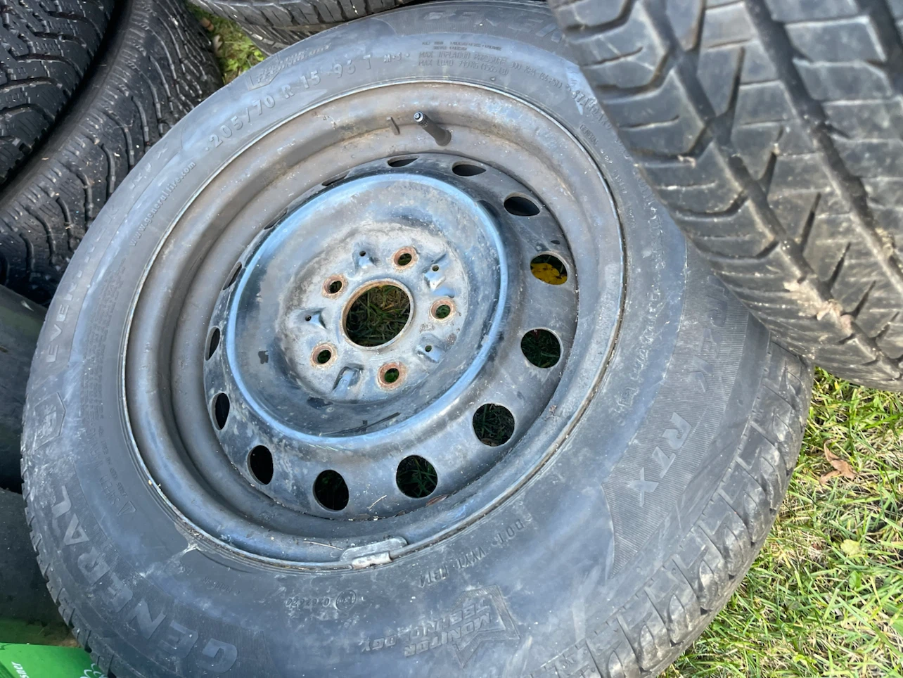 4 General Altimax RT43 All-Season Tires on Rims – 205/70R15 - photo 5