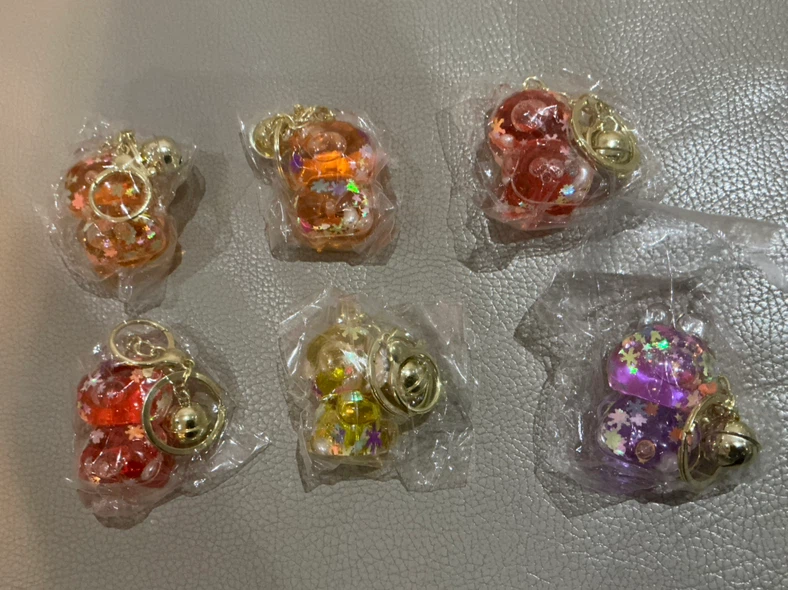 Cute Labubu character keychains - photo 2