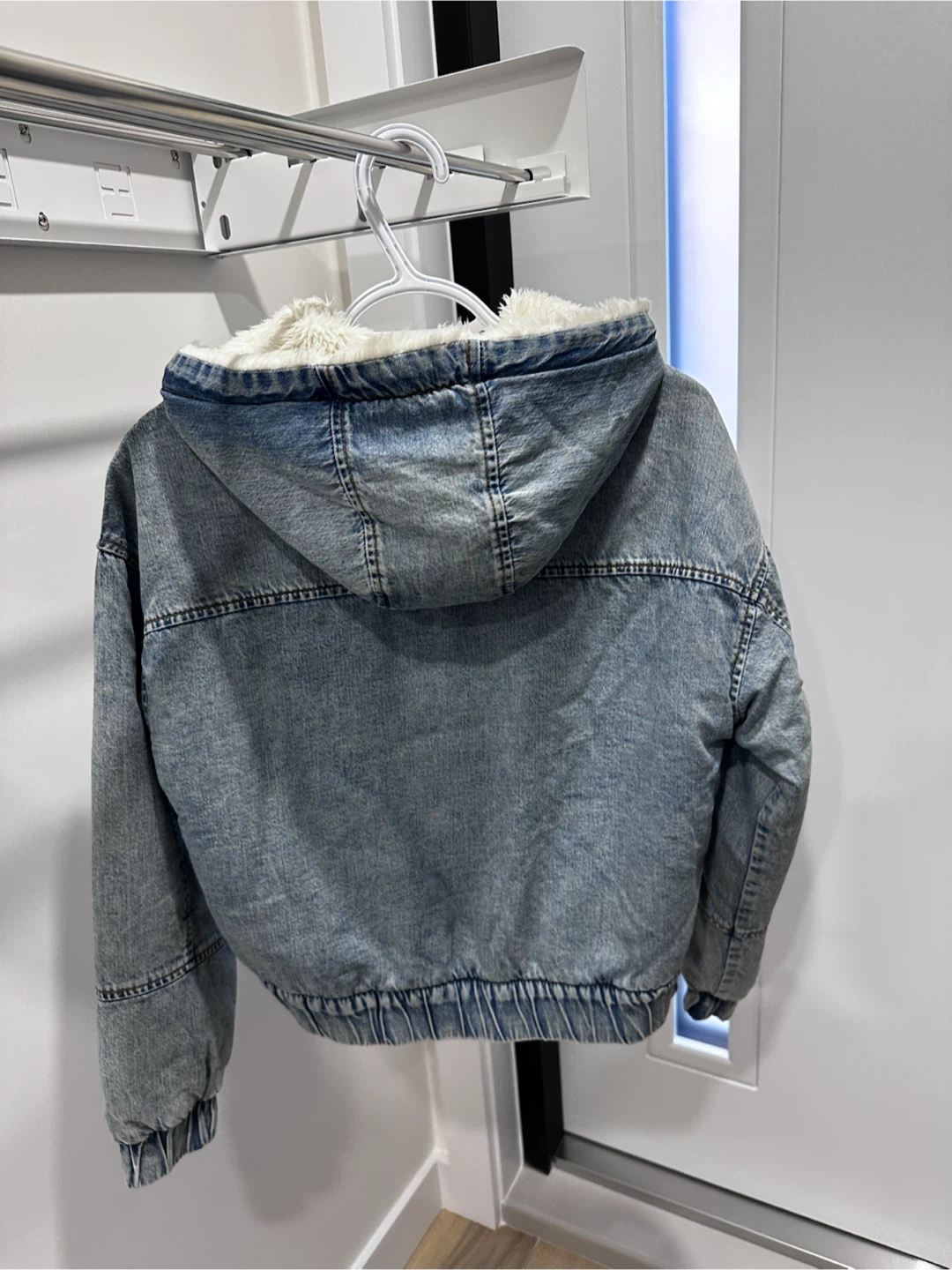 American Eagle Sherpa-Lined Denim Jacket - photo 2