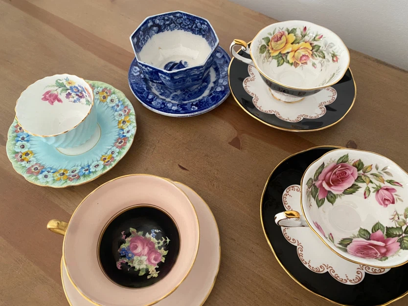 Set of 5 Vintage Fine Bone China Tea Cups and Saucers - photo 2