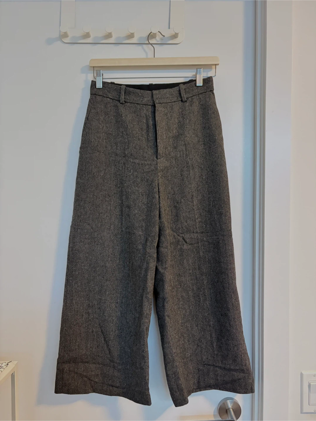 Uniqlo Herringbone Trousers (small)