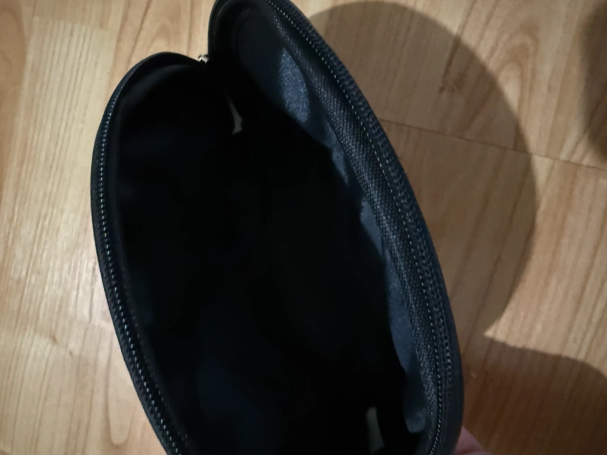 SHEIN butterfly pattern makeup bag - photo 2