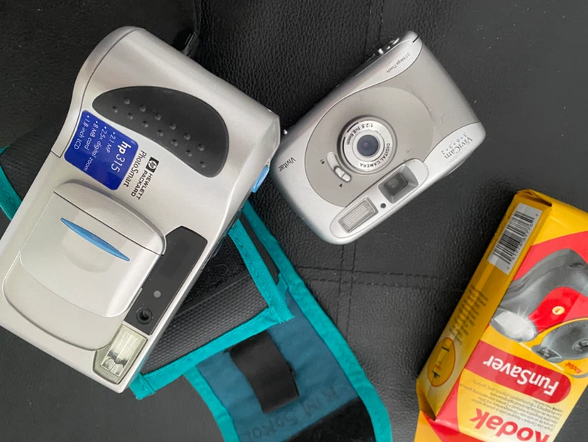 Vintage HP and Vivitar Digital Camera Bundle