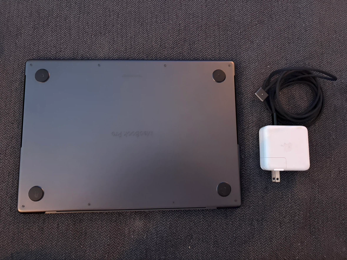 Apple MacBook Pro 14-inch M5 Pro - photo 2
