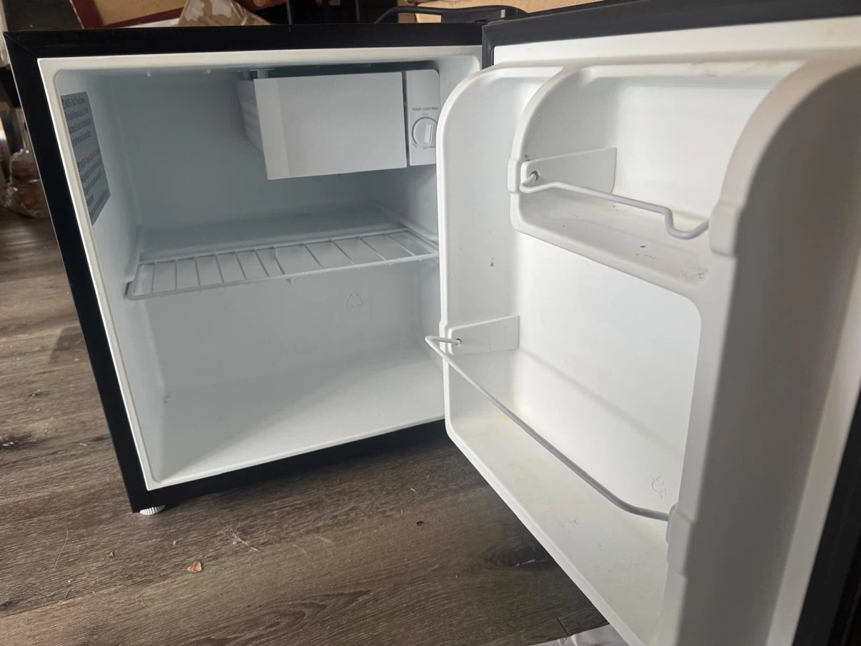 Galanz Black Compact Mini Fridge - photo 2