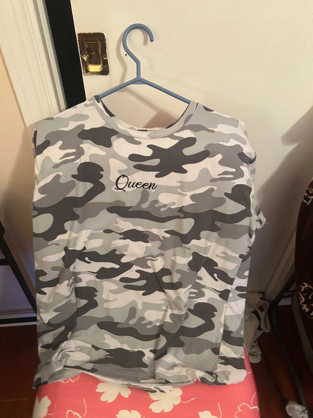 Queen Camo Print T-Shirt - photo 3