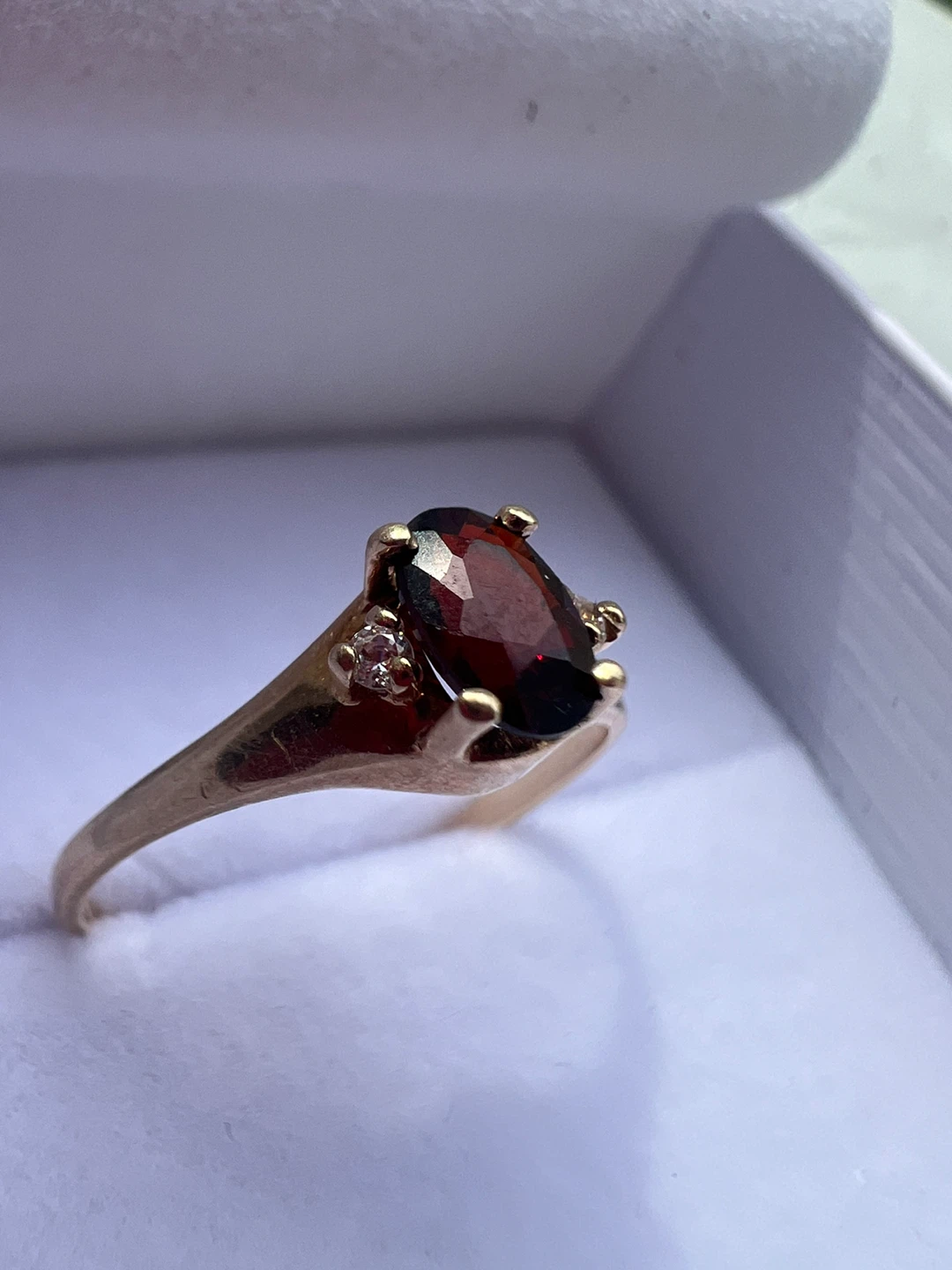 10k Gold Garnet Ring