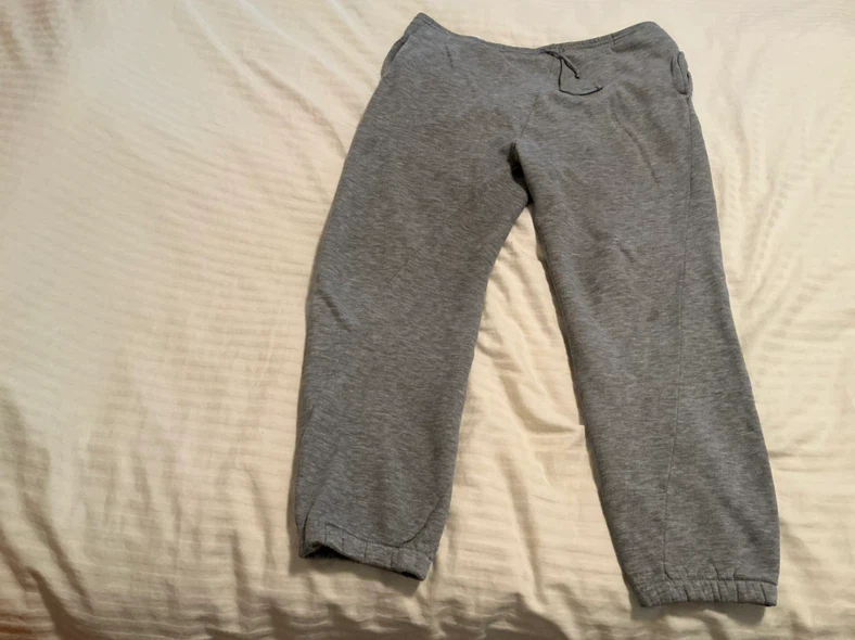 Grenadier grey sweatpants