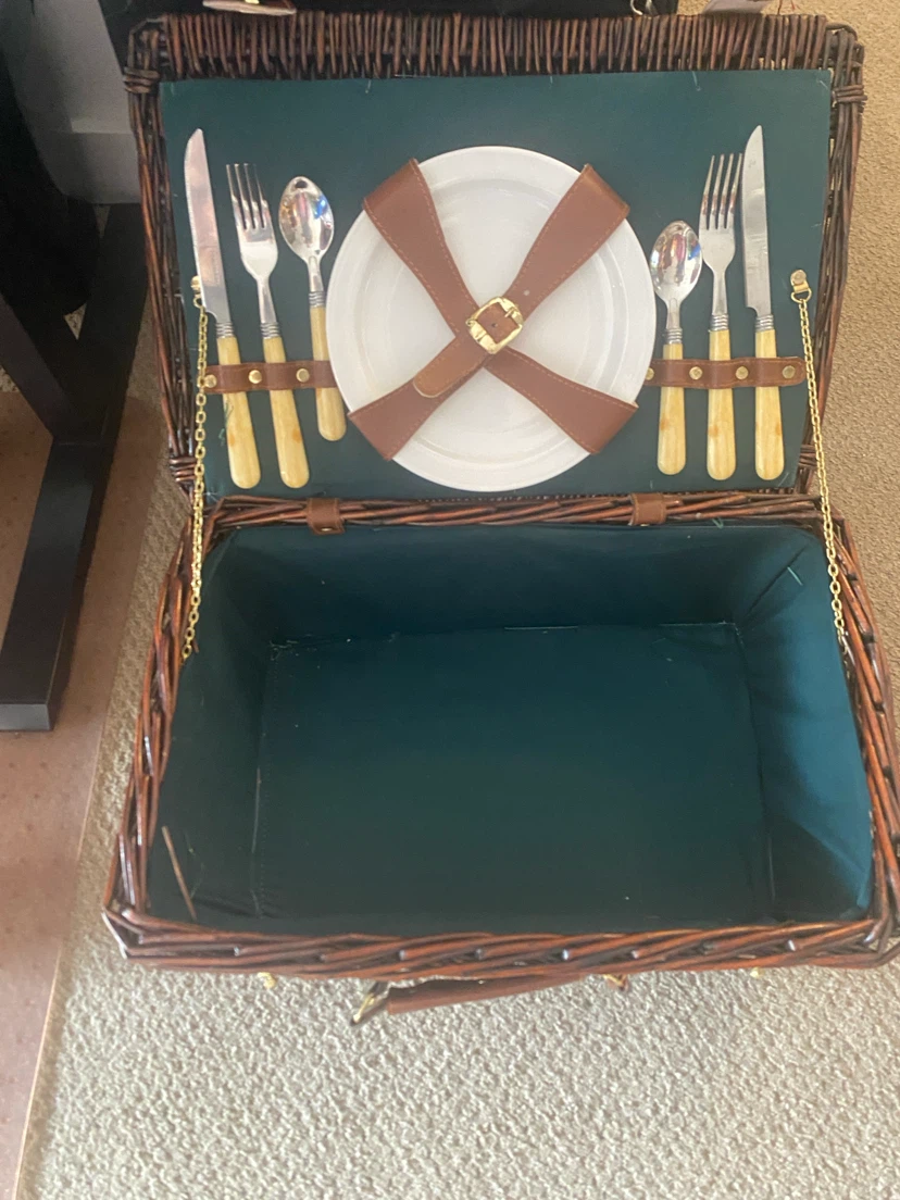 Wicker Picnic Basket with Cutlery Set