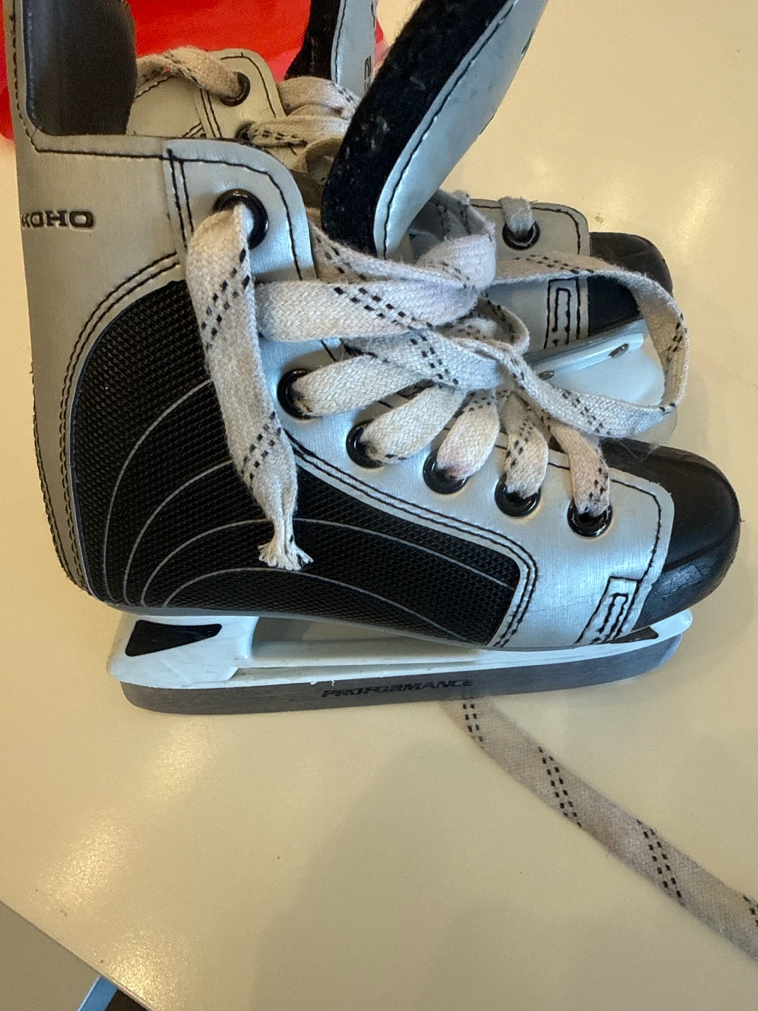 Koho Kids Ice Skates Size 12J