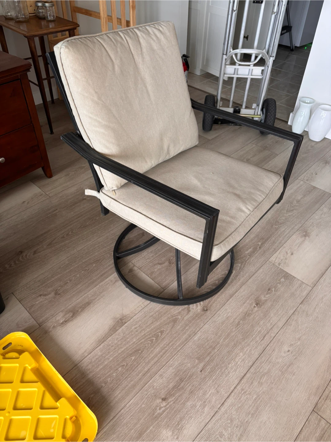 Outdoor Swivel Patio Chair