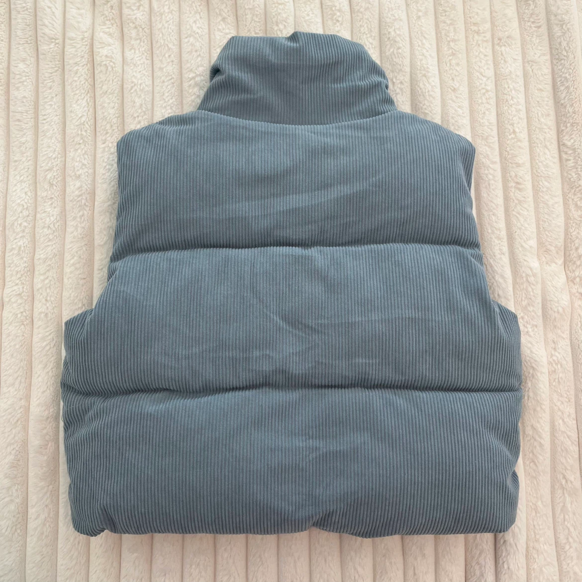 Blue corduroy mini puffer vest - photo 2