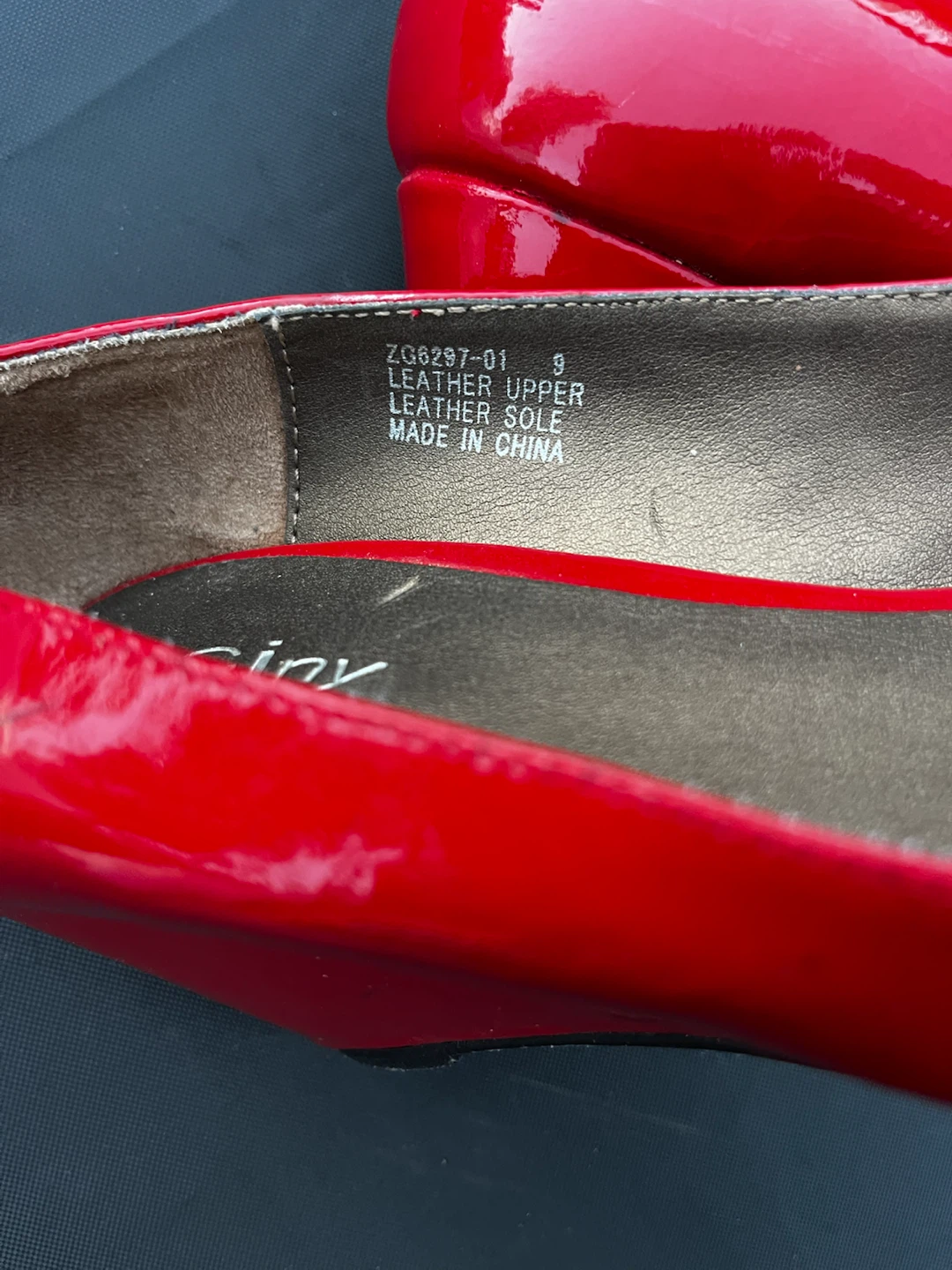 ZiGiny Red Patent Leather Wedge Heels - Size 9 - photo 2