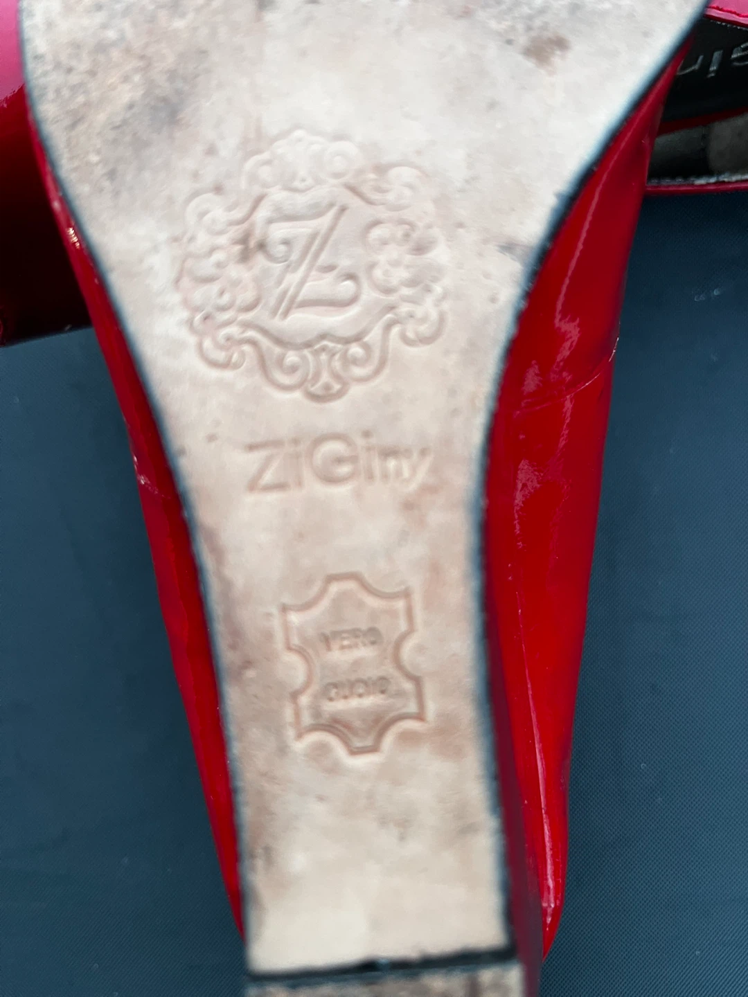 ZiGiny Red Patent Leather Wedge Heels - Size 9 - photo 3