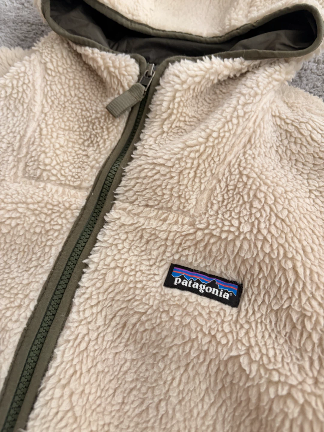 Patagonia men’s hoodie size small - photo 3