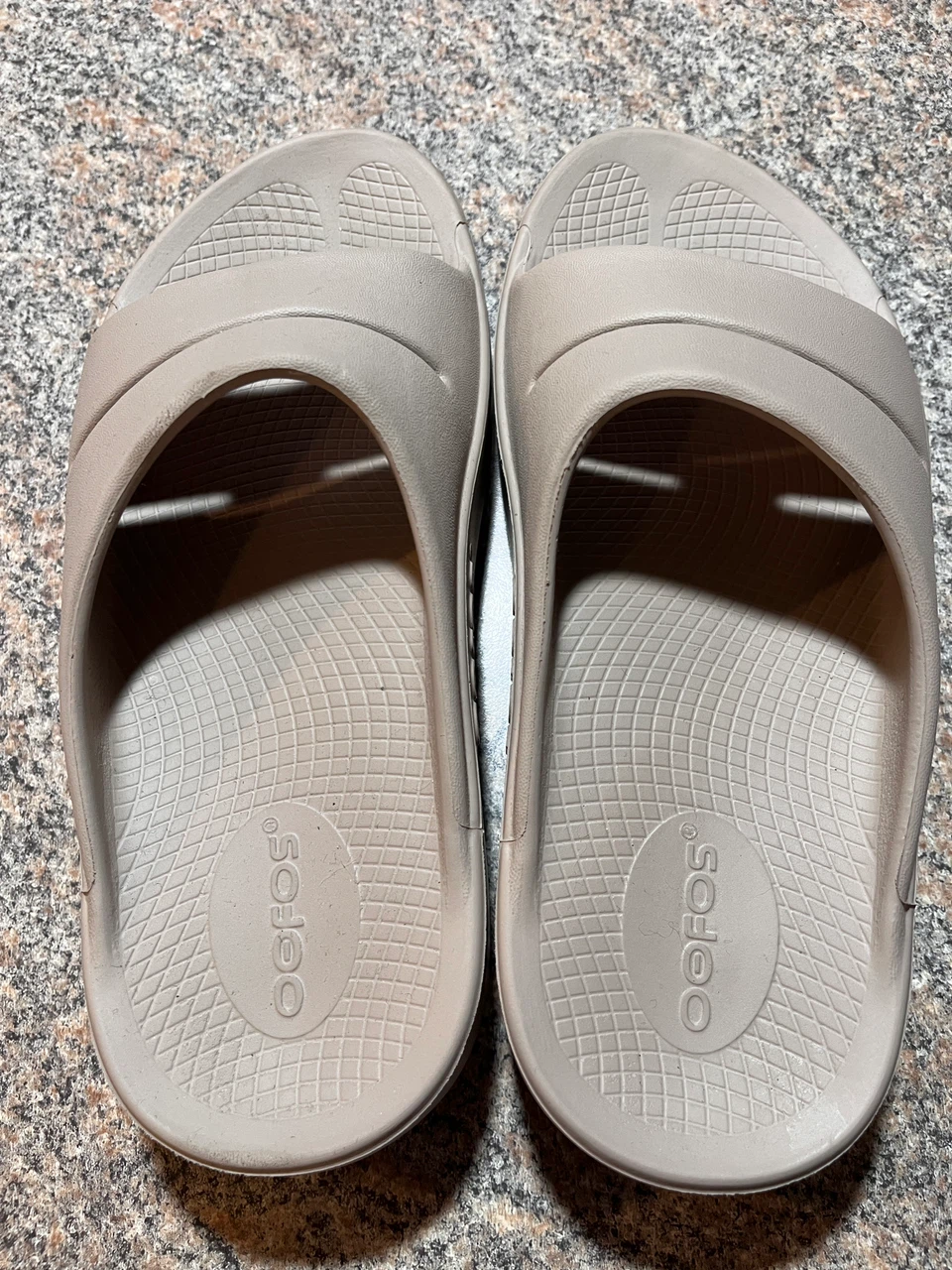 OOFOS Recovery Sandals
