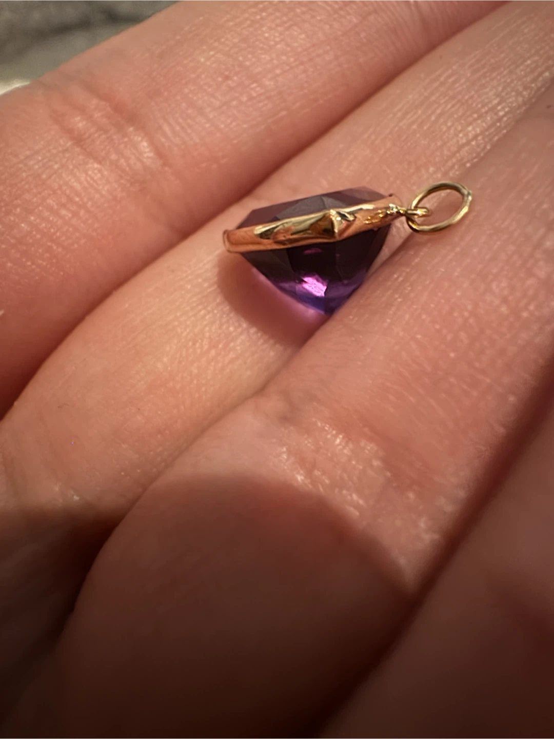 Trillion Cut Amethyst Gold Pendant 10k - photo 2