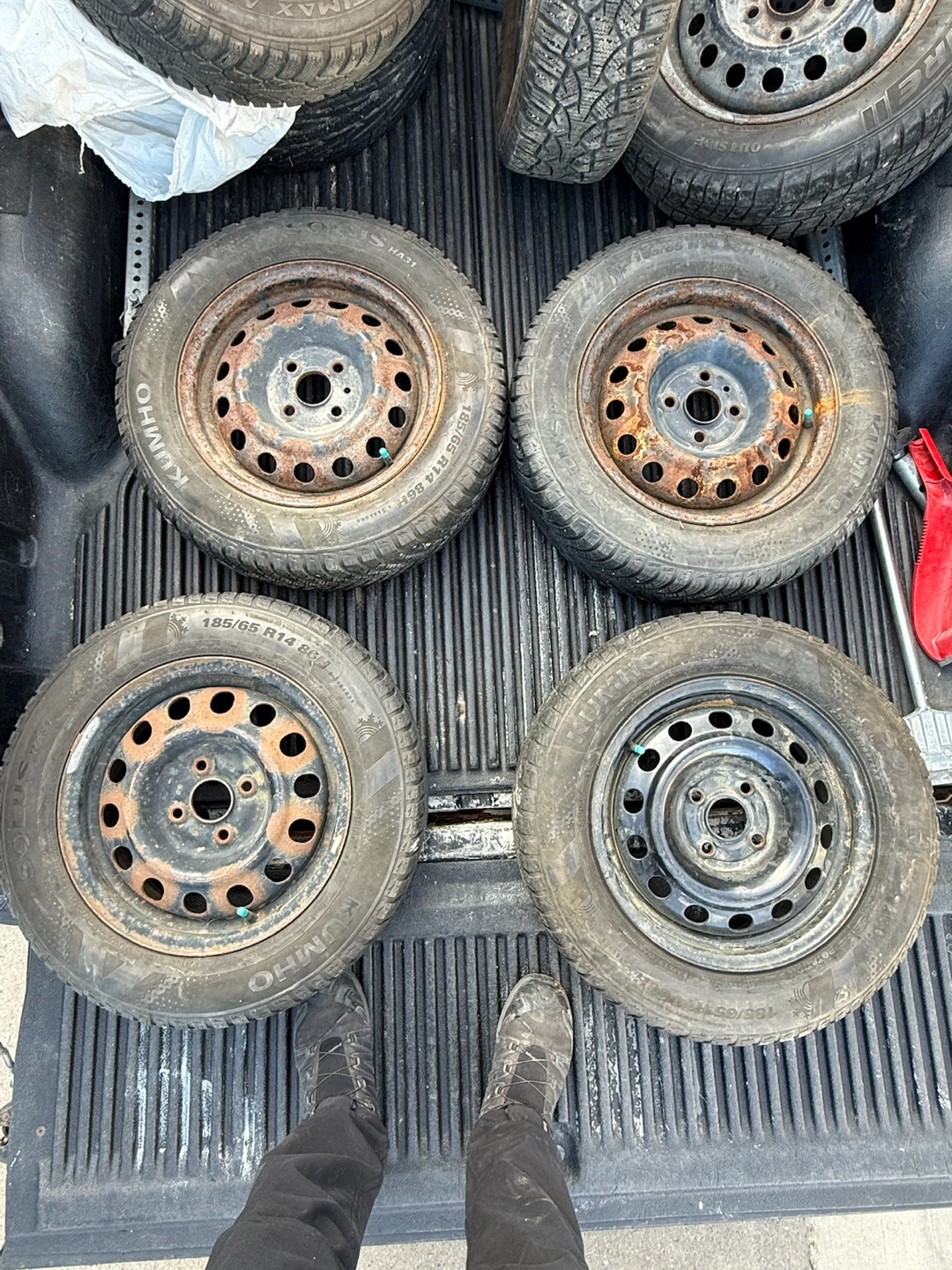 Set of 4 Kumho Solus 185/65 R14 All-Season Tires