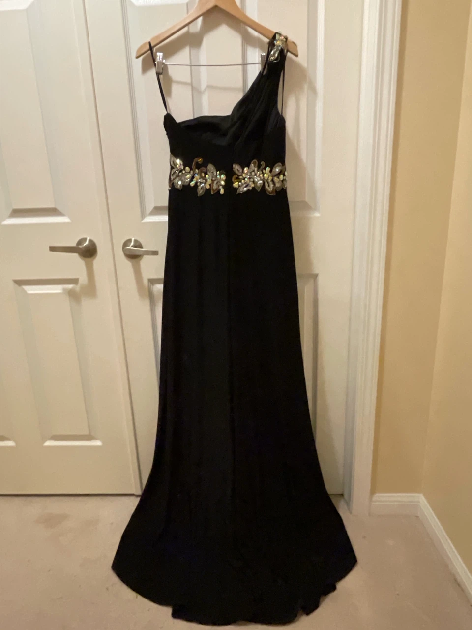 May Queen Couture Black Gown, Size 8, Excellent to Like New - photo 2