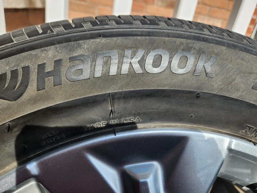 All season Hankook tires + OEM rims 215/60R17 - photo 2