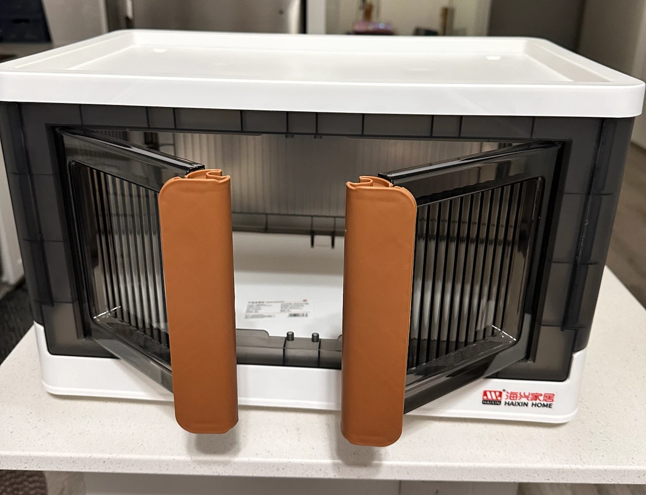 Collapsible storage bins