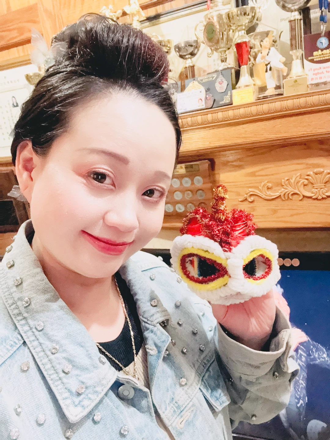 Miniature Chinese Lion Dance Figurine - photo 4