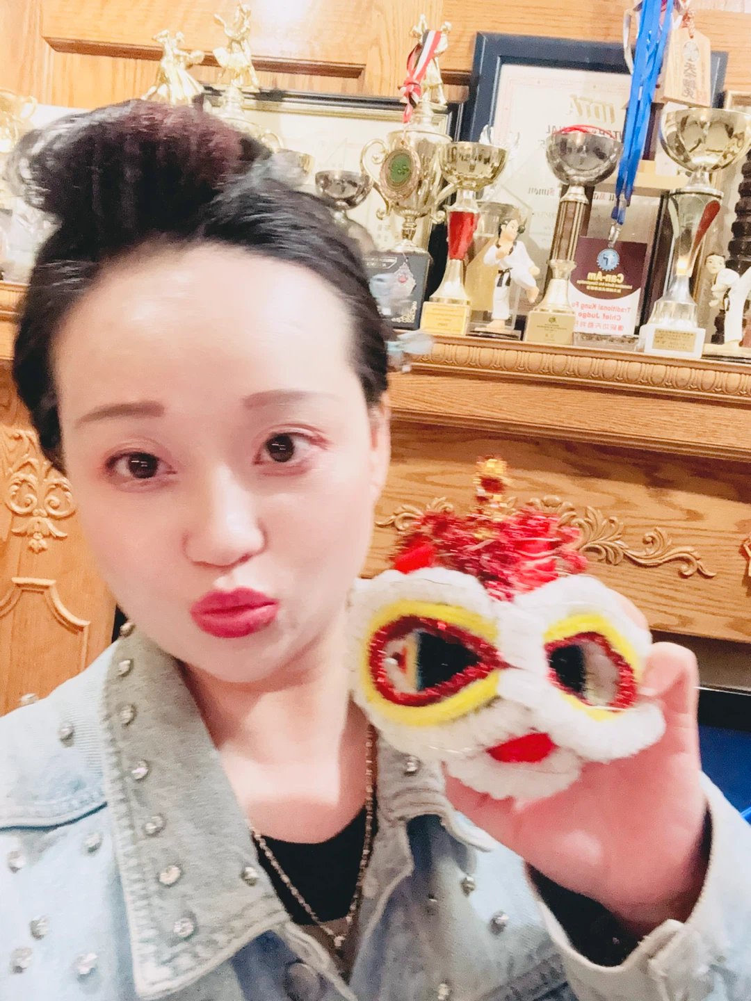 Miniature Chinese Lion Dance Figurine - photo 5