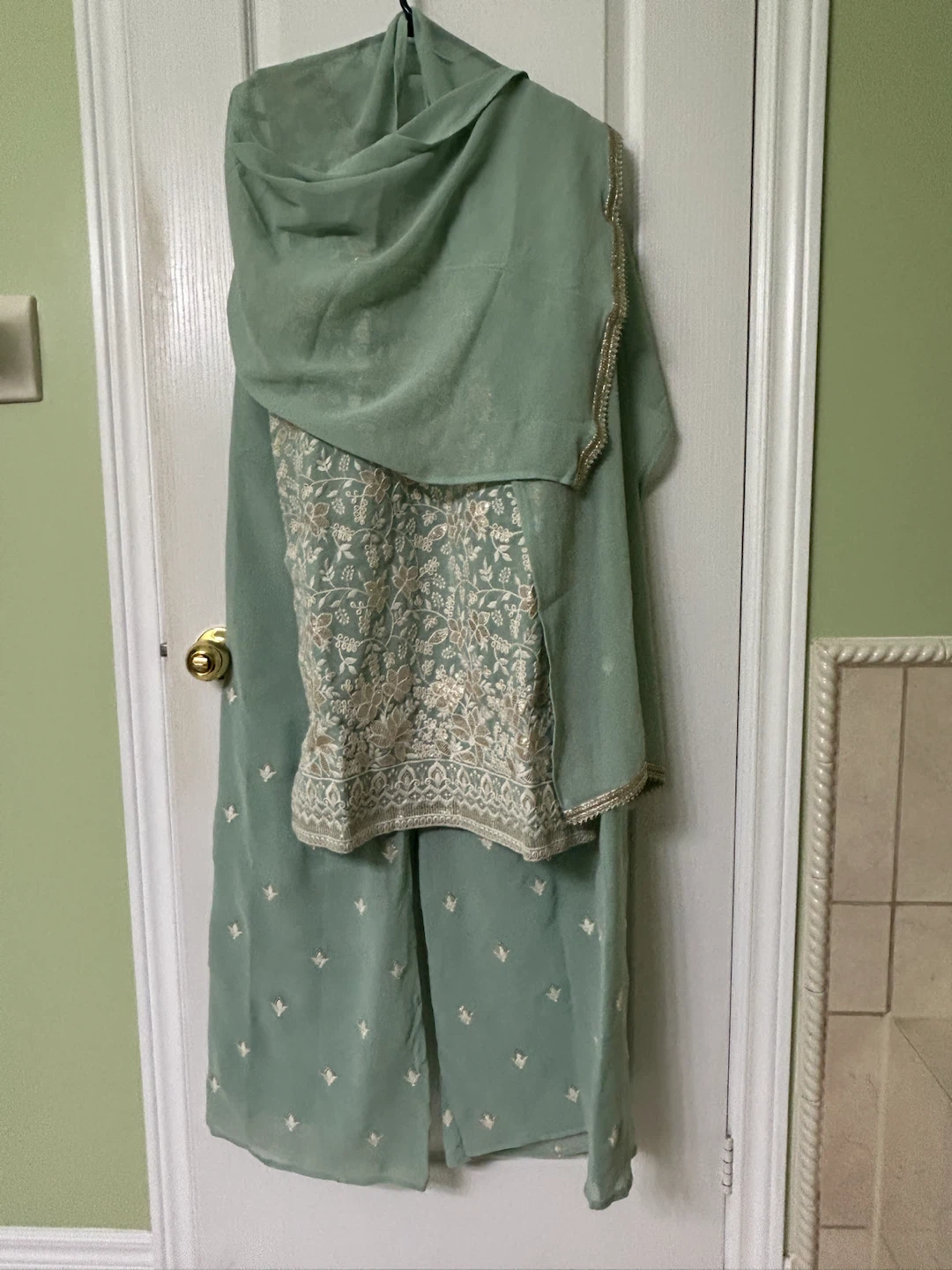 New/Unworn 3-Piece Indian Outfit – Sage Green & Gold