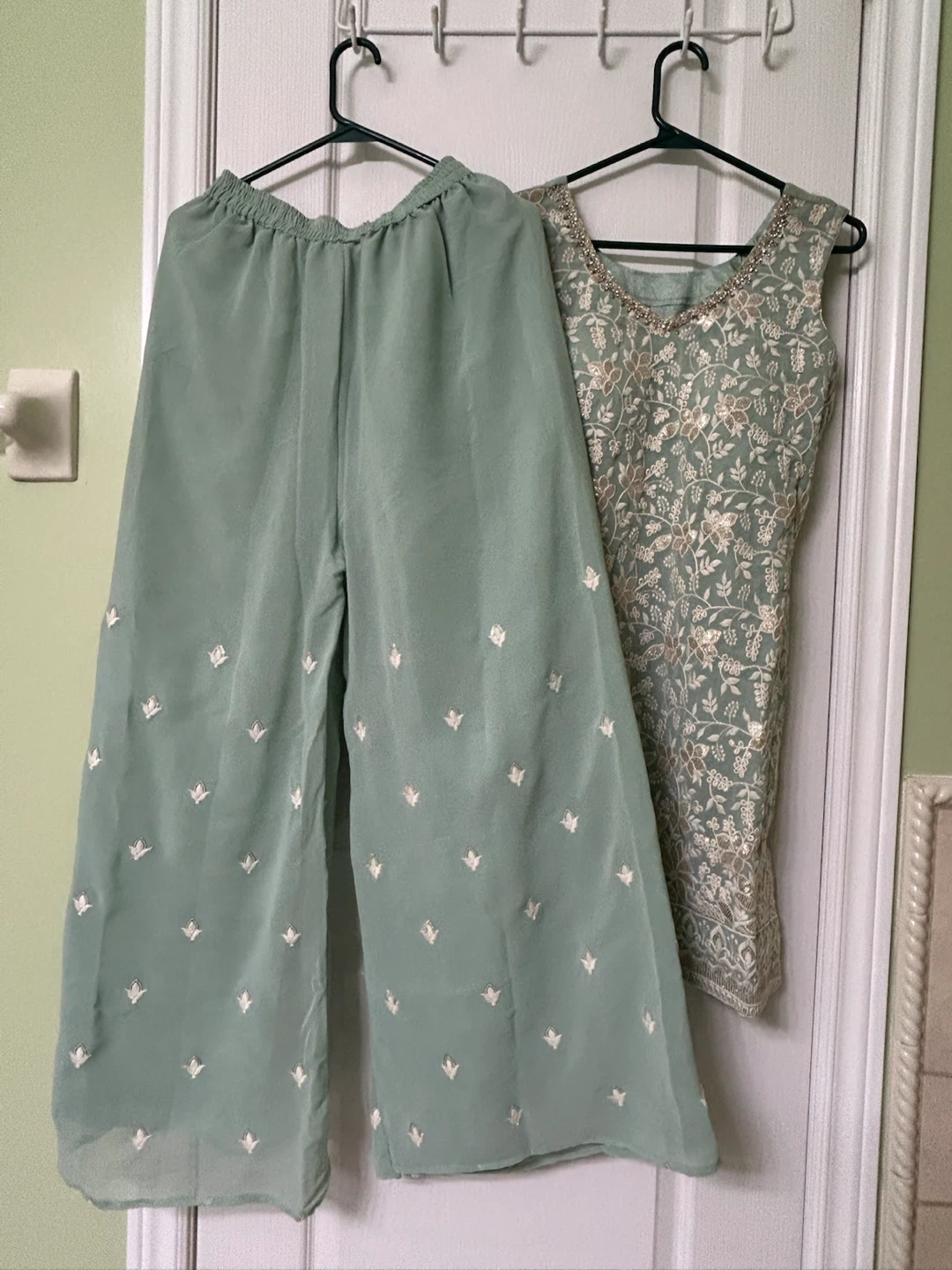 New/Unworn 3-Piece Indian Outfit – Sage Green & Gold - photo 3