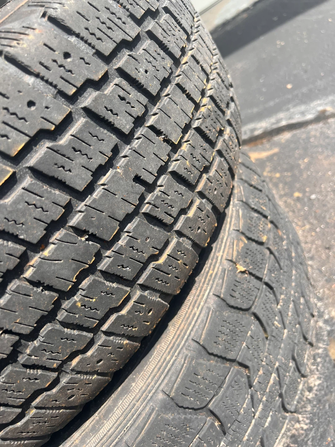 Dunlop 215/60R16 Tire - photo 2