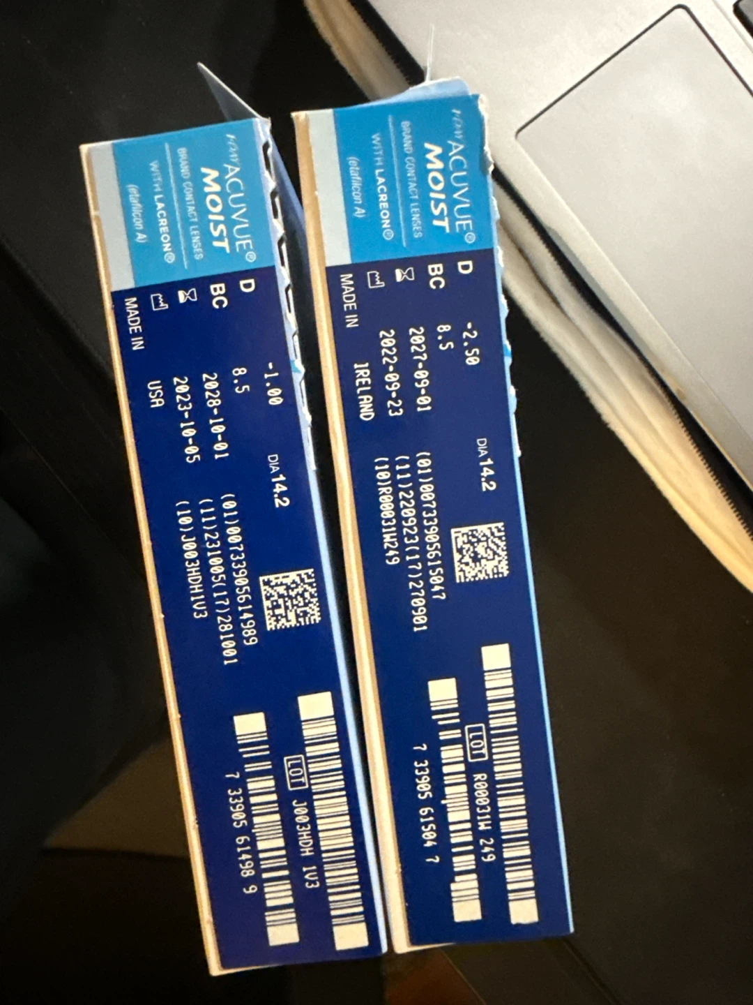 2 Boxes 1-Day Acuvue Moist Contact Lenses