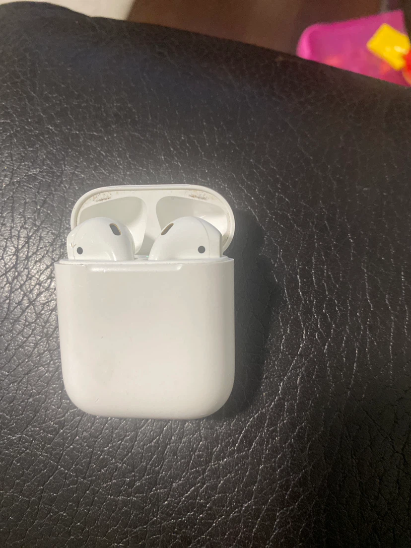 Apple AirPods with Charging Case - photo 2