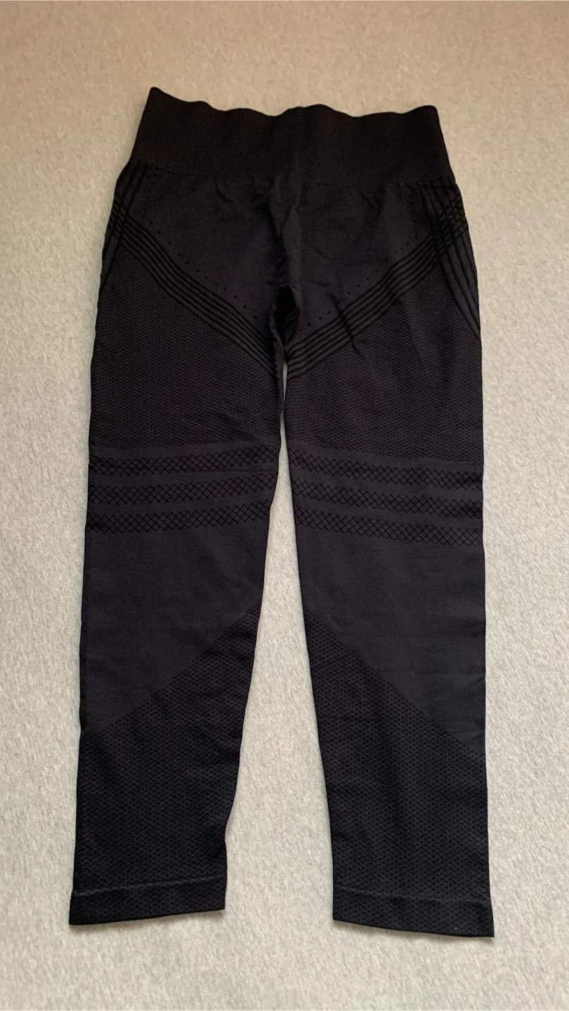 Scrunch Butt Lifting Leggings - Size XXL (2 pairs available)