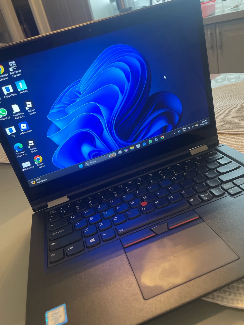 Lenovo ThinkPad Yoga Laptop - photo 3